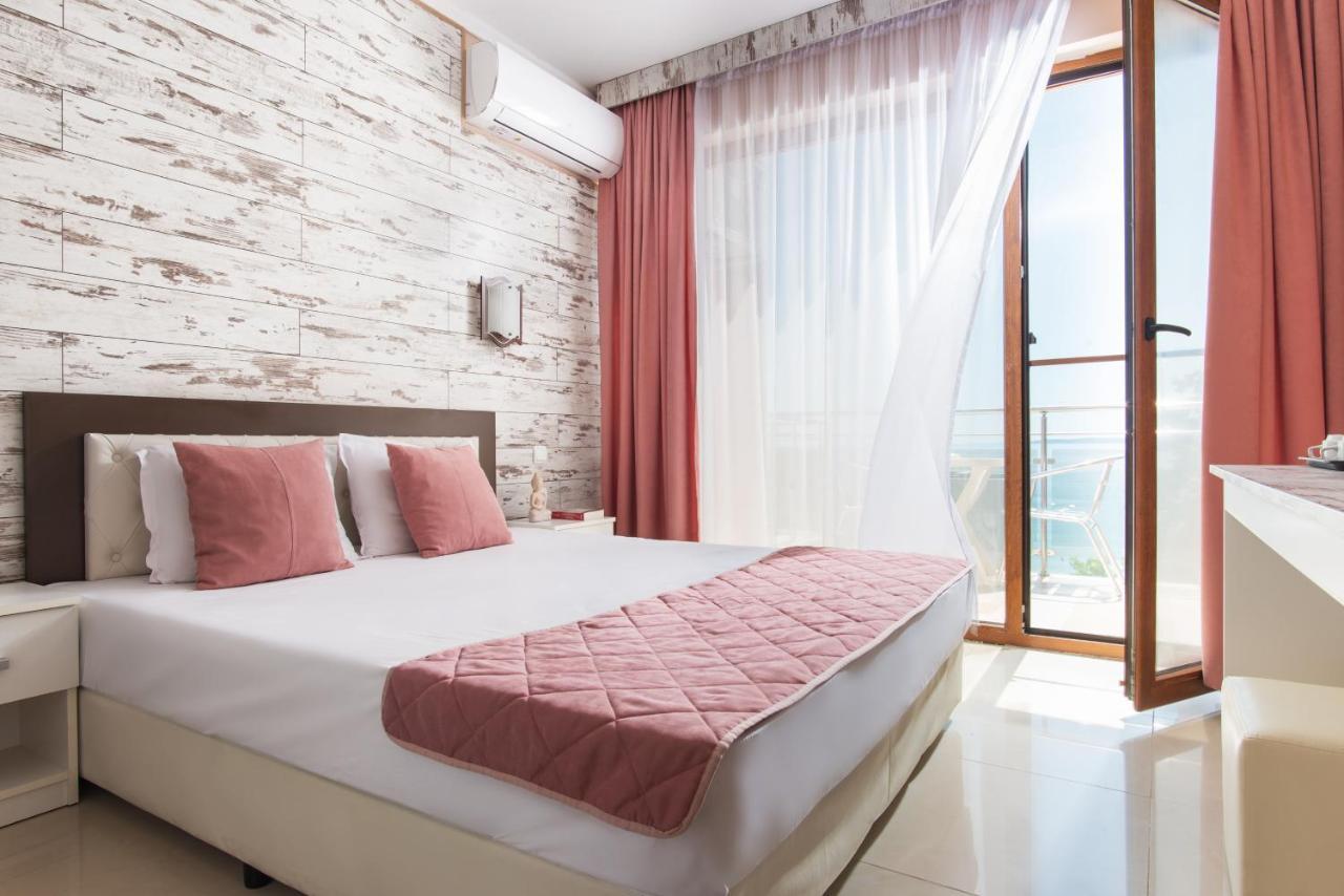 Семеен Хотел Golden Place Sozopol Luaran gambar