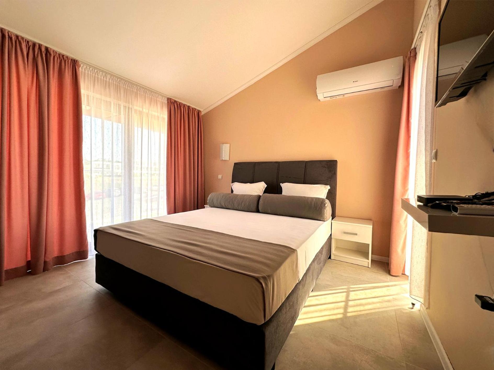 Семеен Хотел Golden Place Sozopol Luaran gambar